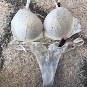 Victoria’s Secret very sexy push up bra w/ panty